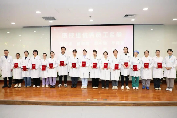 698199861feee.jpg 698199861feee.jpg